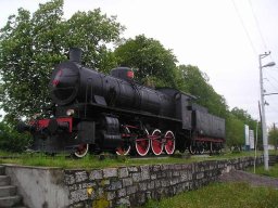 800px-Postojna-steam_locomotive_FS_740.121